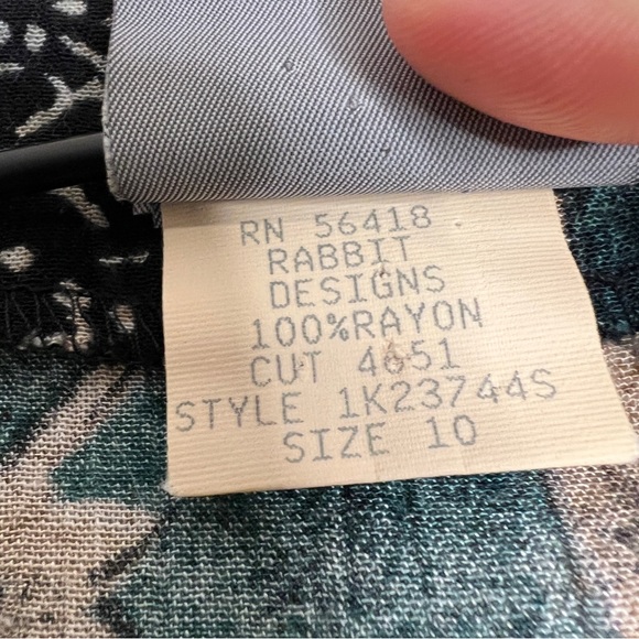 Rabbit Rabbit Rabbit Designs Long Sleeve Button Up Floral Flowy Vintage Blouse - Picture 8 of 8